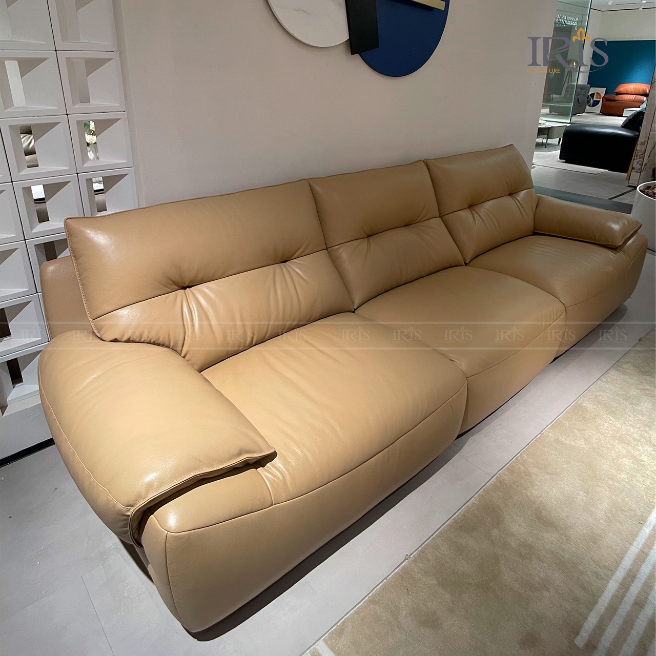 Tông màu chủ đạo của ghế là màu be nhã nhặn và trung tính