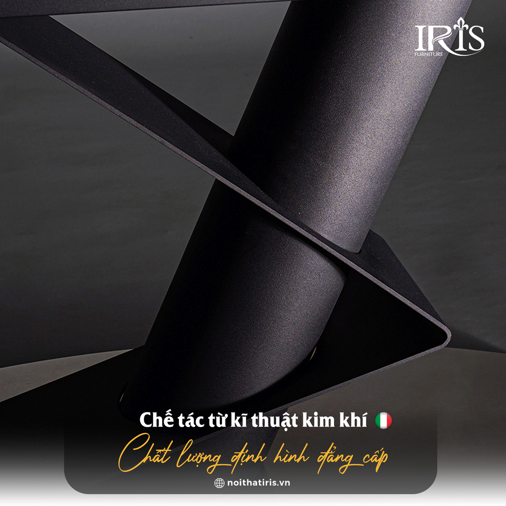 Bàn ăn được chế tác từ kĩ thuật kim khí chuẩn Italy