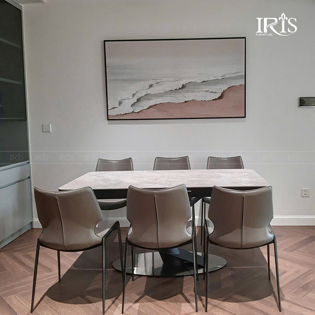 Ngoài ra bàn còn phù hợp với không gian 4 đến 6 người dùng