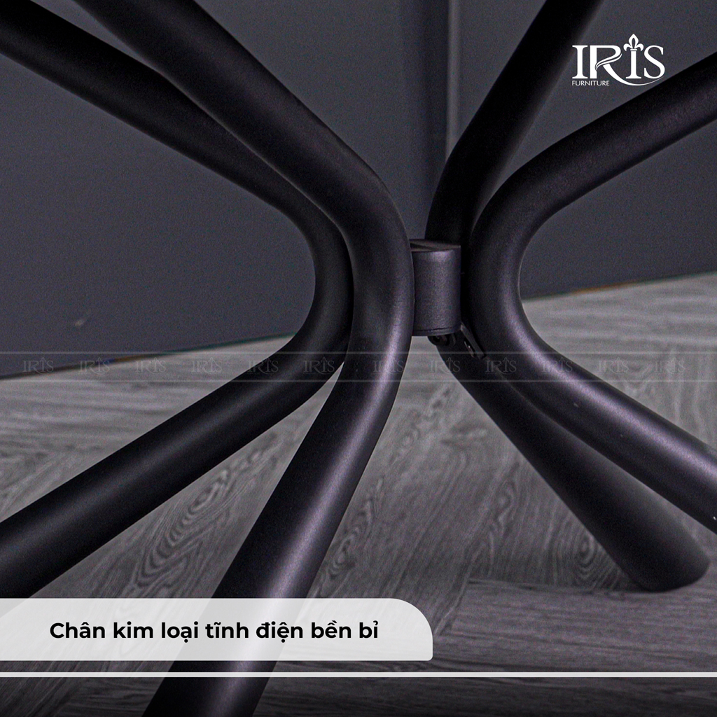 Chân bàn được làm từ chất liệu kim loại sơn tĩnh điện bền bỉ