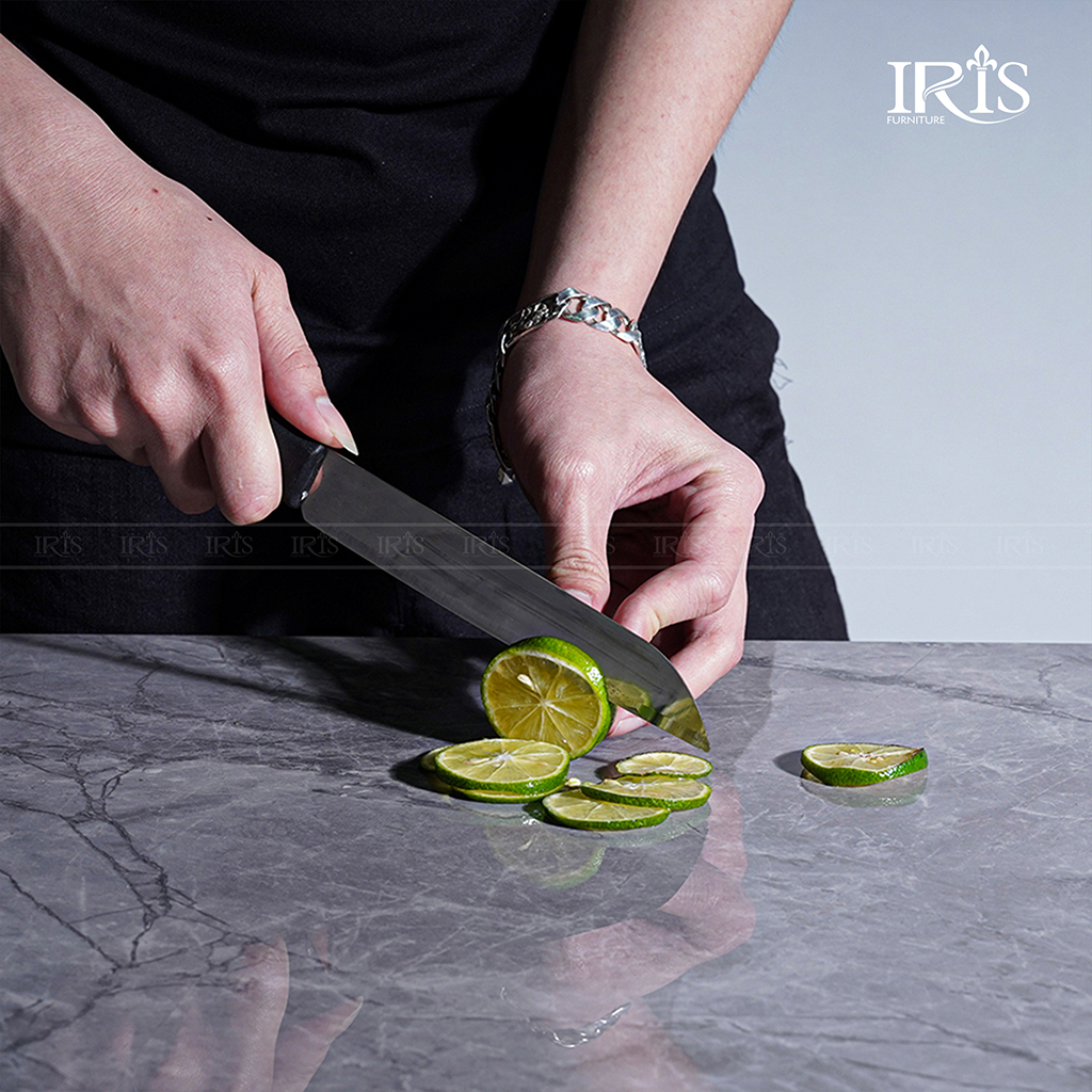 Mặt bàn đá chống trầy xước tốt