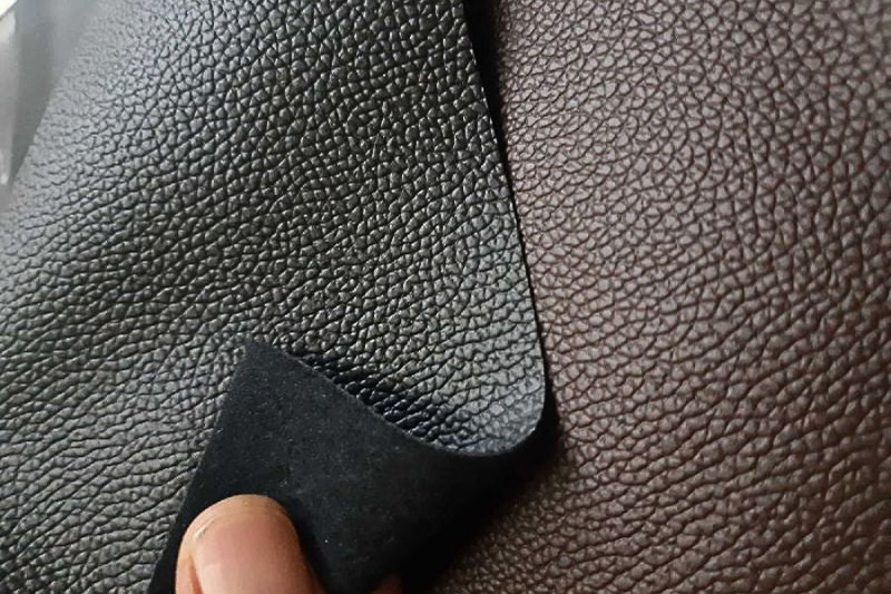 Bonded Leather có cấu tạo là phần cốt da và phần bề mặt da