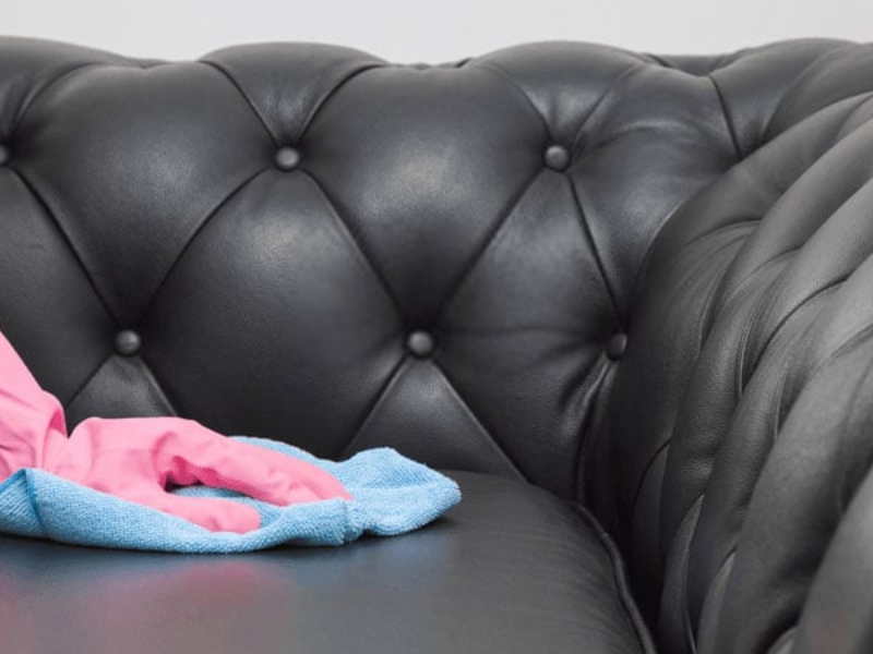 Những lưu ý khi vệ sinh ghế sofa da