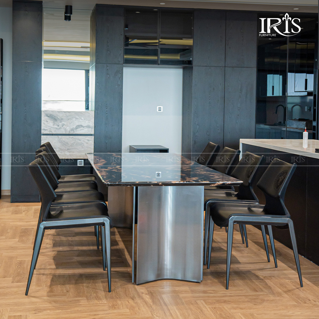 Bộ bàn phù hợp cho 6 đến 8 người ngồi