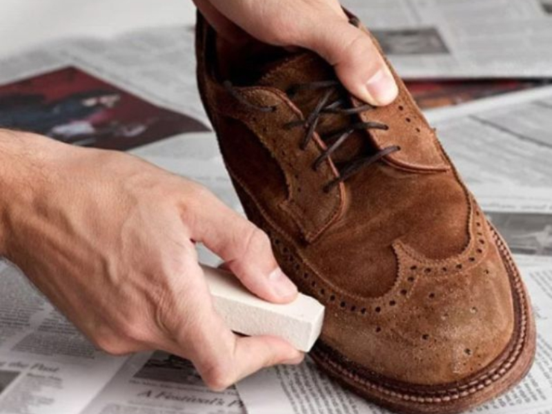 Vệ sinh da bằng bàn chải mềm