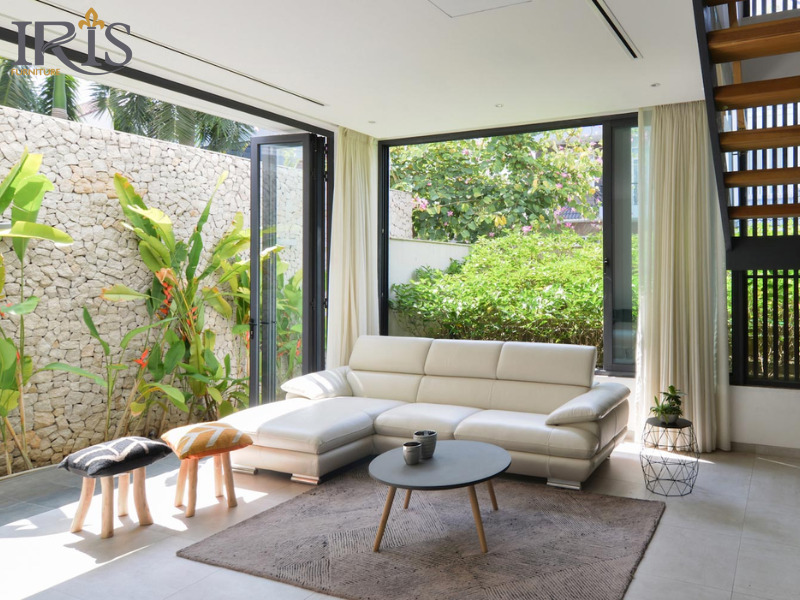 Ánh sáng tự nhiên là yếu tố quan trọng giúp không gian nhà phố trở nên thông thoáng và tràn đầy năng lượng