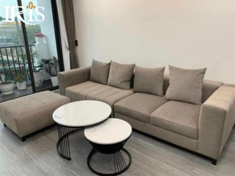 Sofa văng nỉ 2m1 phù hợp căn hộ chung cư, mang lại cảm giác ấm áp, thoải mái.