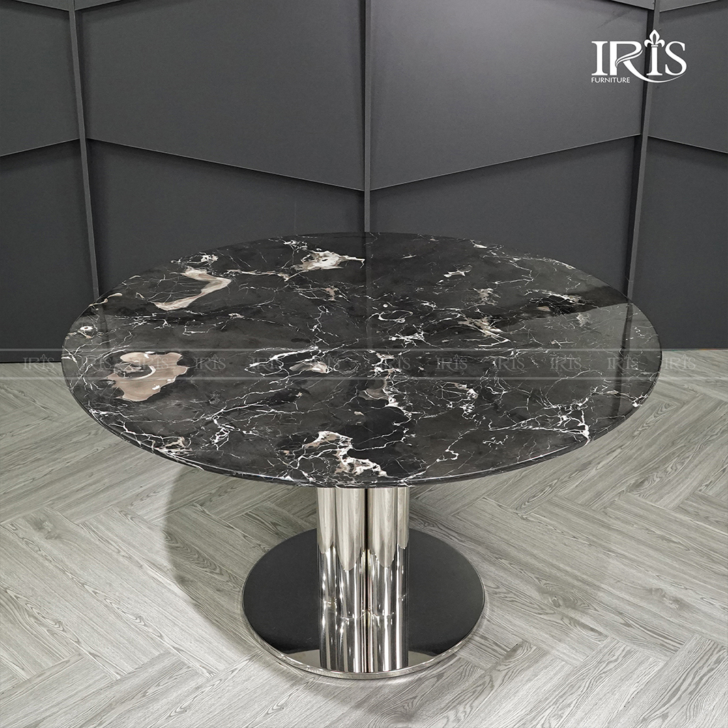 Bàn ăn hình tròn Colosseo kết hợp ghế Frame Shaked trong phòng ăn sang trọng
