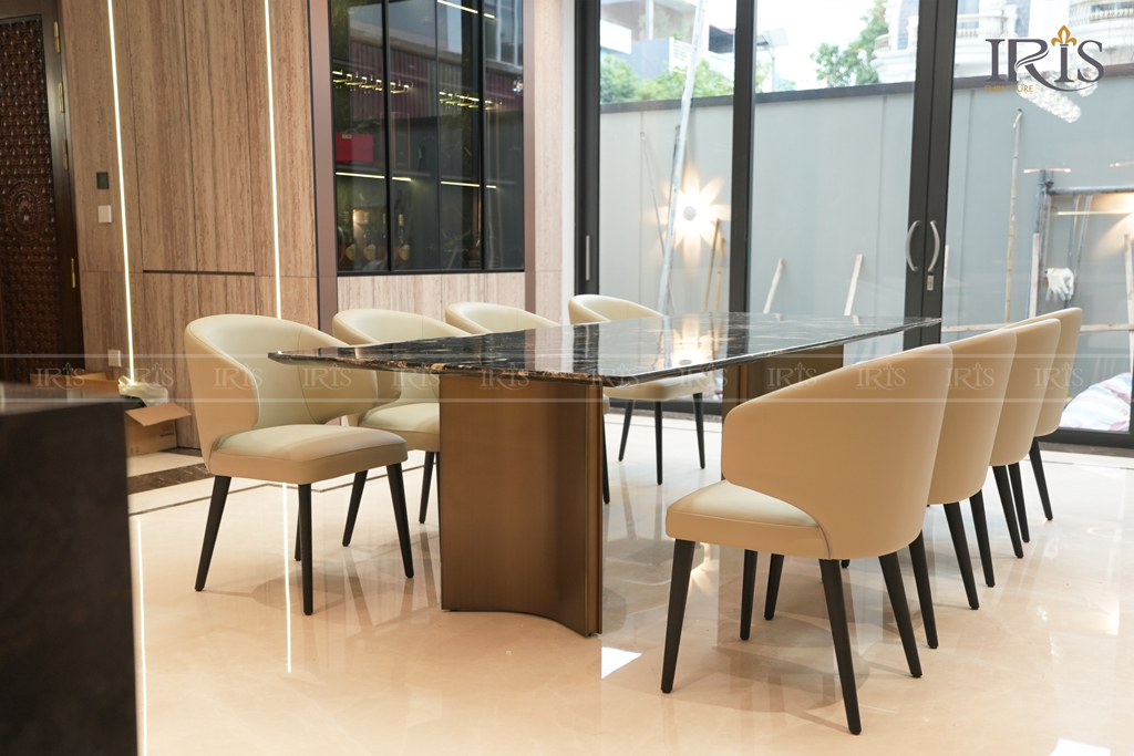 damd ban an stefani va ghe an aston 11