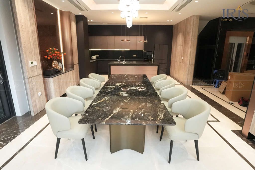 damd ban an stefani va ghe an aston 16